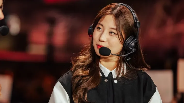 Zeetwo: Nữ MC Tài Năng và Đam Mê Esports Tại CKTG